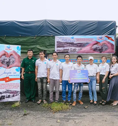 Hình ảnh đại diện cho sứ mệnh của một nền tảng game nổ hũ uy tín hàng đầu tại Việt Nam, thể hiện sự chuyên nghiệp, an toàn và tầm nhìn phát triển bền vững, với tông màu chủ đạo là tím đen và vàng.