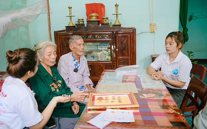 Hình ảnh minh họa trải nghiệm chơi game nổ hũ sống động với đồ họa đẹp mắt và âm thanh cuốn hút, tạo nên không gian giải trí đỉnh cao.